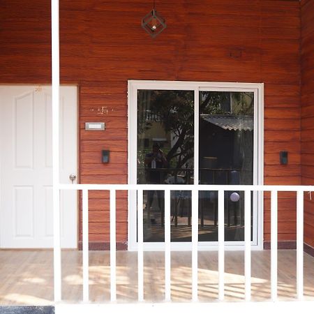The Mango Leaf Homestay Alībāg Exteriör bild