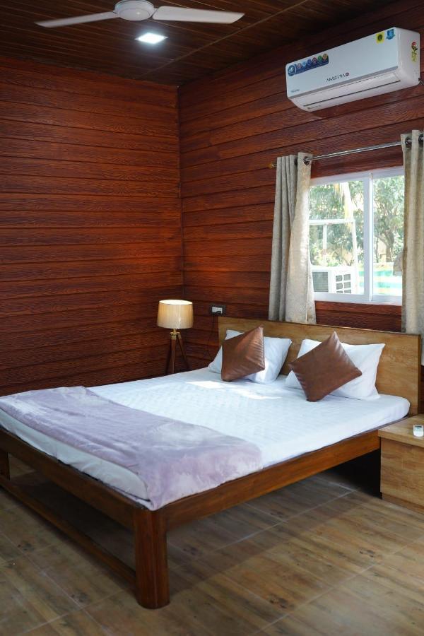 The Mango Leaf Homestay Alībāg Exteriör bild